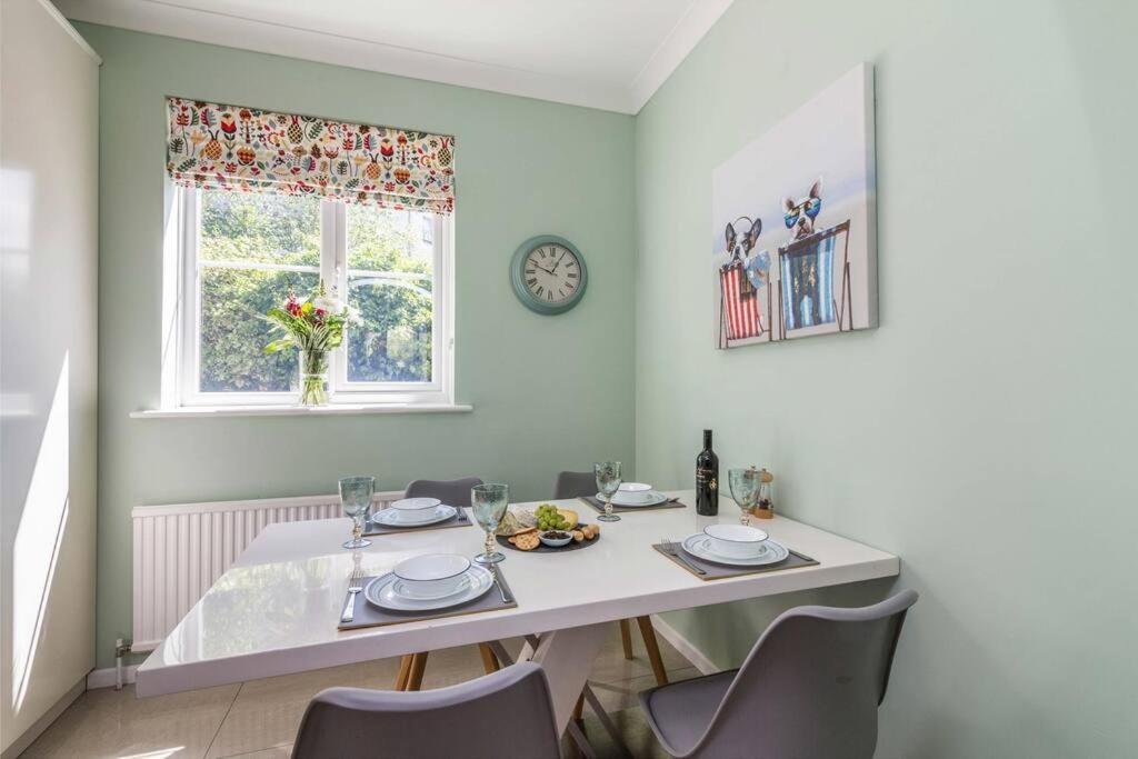 Lovely Home With Four Bedrooms And Private Garden And Parking, Close To Nottingham City Centre Екстериор снимка