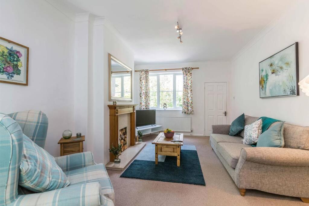 Lovely Home With Four Bedrooms And Private Garden And Parking, Close To Nottingham City Centre Екстериор снимка