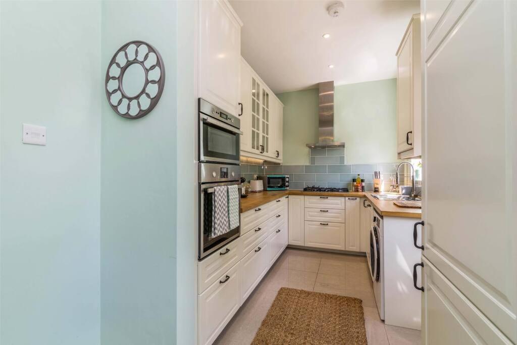 Lovely Home With Four Bedrooms And Private Garden And Parking, Close To Nottingham City Centre Екстериор снимка