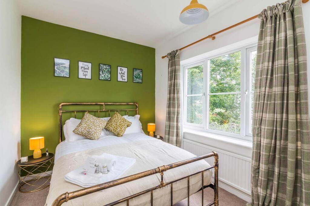 Lovely Home With Four Bedrooms And Private Garden And Parking, Close To Nottingham City Centre Екстериор снимка