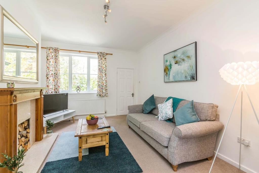 Lovely Home With Four Bedrooms And Private Garden And Parking, Close To Nottingham City Centre Екстериор снимка