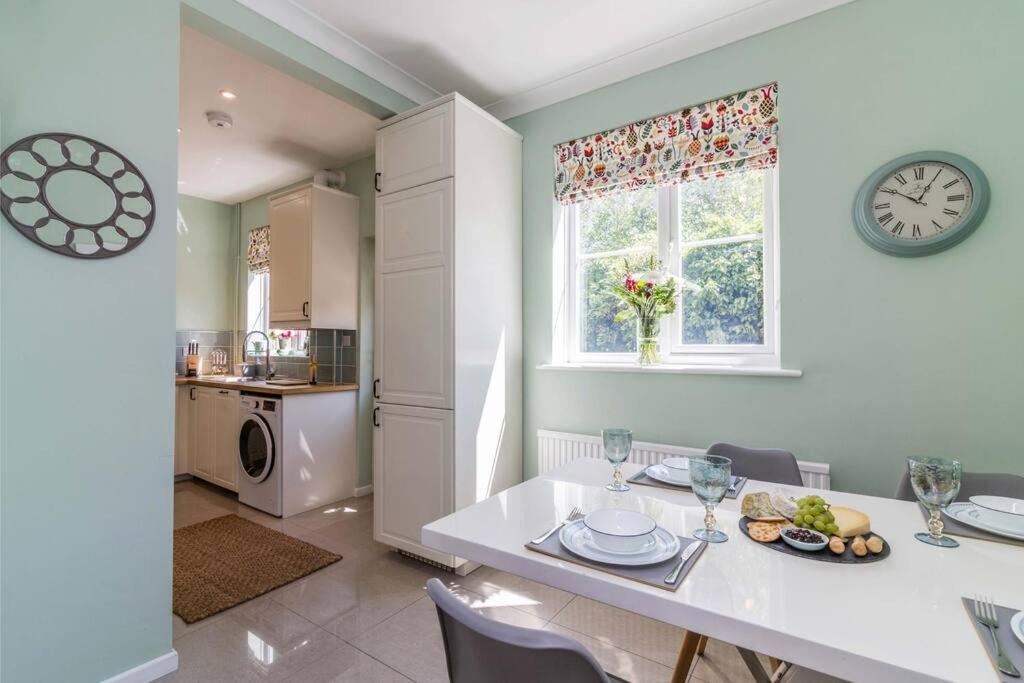 Lovely Home With Four Bedrooms And Private Garden And Parking, Close To Nottingham City Centre Екстериор снимка
